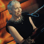 Annie Lennox - Walking on broken glass diva 4